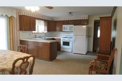 6841 Navarre Road SW, Massillon, OH 44646 - Photo 10
