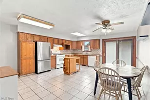 1613 Country Club Ave, Youngstown, OH 44514 - Photo 6