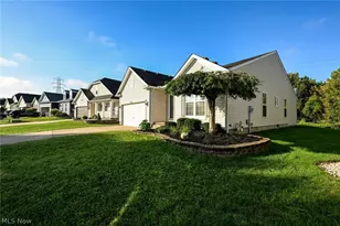 2156 Thornbury Ln, Akron, OH 44319 - Photo 2