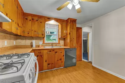 1547 49th Street, Canton, OH 44709 - Photo 6