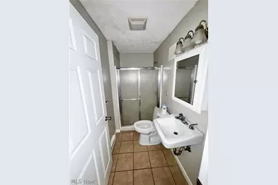 17015 Glendale Avenue, Loveland, OH 44128 - Photo 14