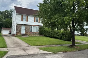 17015 Glendale Ave, Loveland, OH 44128 - Photo 2