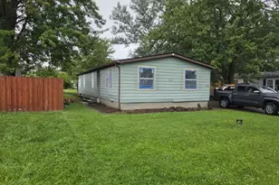 489 Arabian Ct, LaGrange, OH 44050 - Photo 2