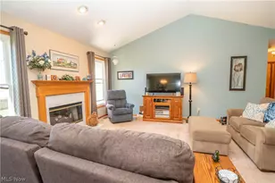 2316 Mt Pleasant St NE, Canton, OH 44721 - Photo 8