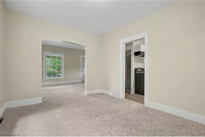 944 Redfern Avenue, Akron, OH 44314 - Photo 6