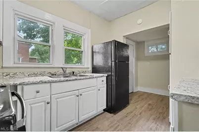 944 Redfern Avenue, Akron, OH 44314 - Photo 8