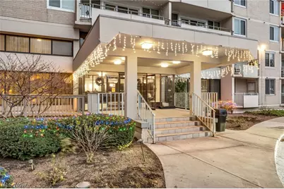 12900 Lake Avenue #802, Oakwood, OH 44017 - Photo 2