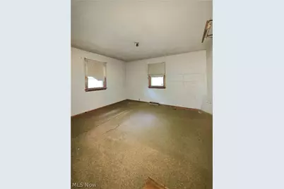 6118 Gladys Avenue, Elyria, OH 44035 - Photo 14