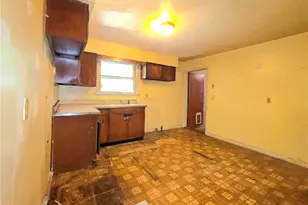 6118 Gladys Ave, Elyria, OH 44035 - Photo 10