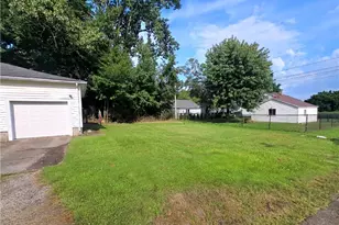 6118 Gladys Ave, Elyria, OH 44035 - Photo 4