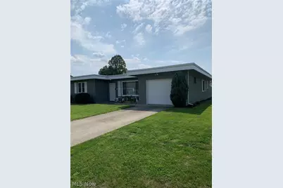 824 Hardesty Avenue NW, New Philadelphia, OH 44663 - Photo 2