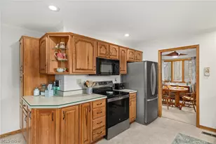 843 Wildwood Dr, Willard, OH 44890 - Photo 4