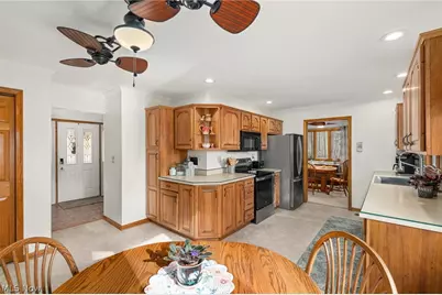 843 Wildwood Drive, Willard, OH 44890 - Photo 6
