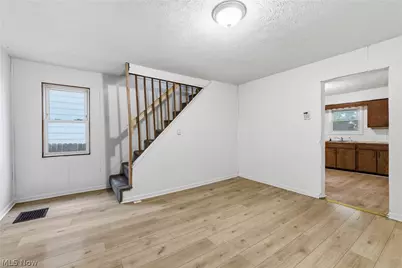229 E 1st Street, Mansfield, OH 44902 - Photo 2