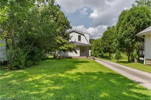 3924 Elmwood Ave, Youngstown, OH 44515 - Photo 2