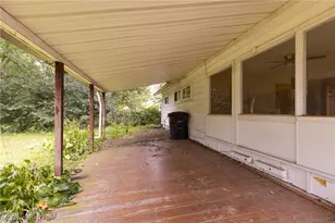 1687 Delia Ave, Akron, OH 44320 - Photo 24