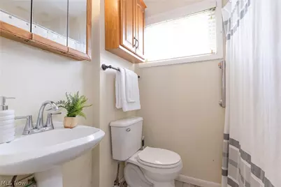 1687 Delia Avenue, Akron, OH 44320 - Photo 18