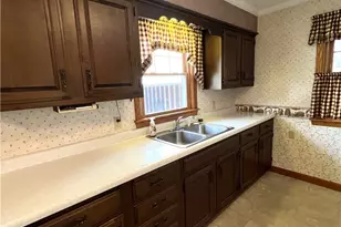 506 W Main St, East Palestine, OH 44413 - Photo 8
