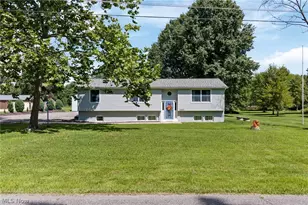 10685 Scotts Corners Rd, Diamond, OH 44412 - Photo 2
