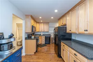 2584 W 11th St, Loveland, OH 44113 - Photo 6