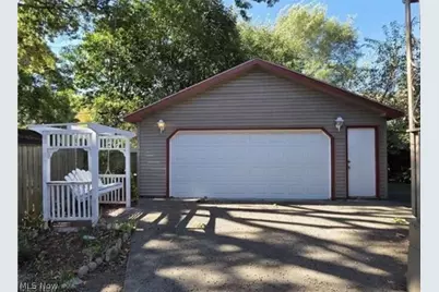 1858 W 45th Street, Loveland, OH 44102 - Photo 2