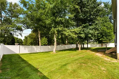 5585 Shadow Ridge Circle NW, North Canton, OH 44720 - Photo 32