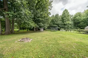 18018 Hillcrest Dr, Lake Milton, OH 44429 - Photo 10