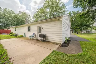 18018 Hillcrest Dr, Lake Milton, OH 44429 - Photo 8
