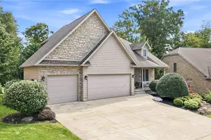 7563 Highbury Pointe, Canfield, OH 44406 - Photo 2