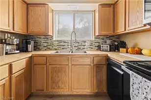 116 Bass Dr, Weirton, WV 26062 - Photo 8