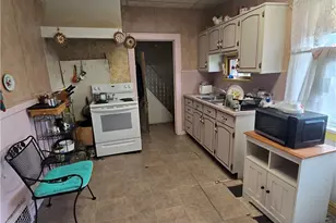 17108 Deforest Ave, Loveland, OH 44128 - Photo 6