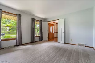 7284 Sugarwood Rd NE, Canton, OH 44721 - Photo 10