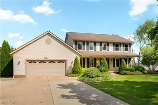 7284 Sugarwood Rd NE, Canton, OH 44721 - Photo 2