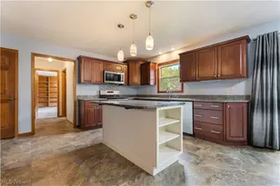 7284 Sugarwood Rd NE, Canton, OH 44721 - Photo 14