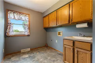7284 Sugarwood Rd NE, Canton, OH 44721 - Photo 22