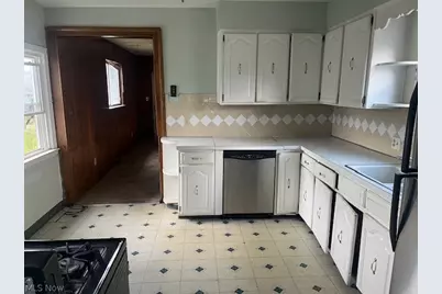 912 S Hawkins Avenue, Akron, OH 44320 - Photo 10