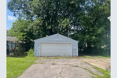912 S Hawkins Avenue, Akron, OH 44320 - Photo 2