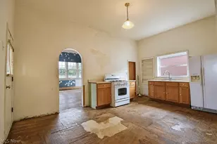 1335 Columbus Ave, Ashtabula, OH 44004 - Photo 6