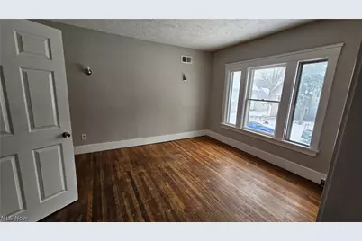 3904 W 37th Street, Loveland, OH 44109 - Photo 8