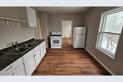 3904 W 37th Street, Loveland, OH 44109 - Photo 4