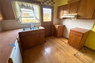 1809 Rockland Ave, Belpre, OH 45714 - Photo 4