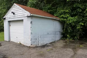 1733 Robindale St, Wickliffe, OH 44092 - Photo 4
