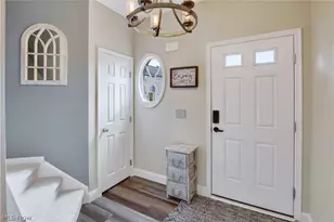 1506 Wellingshire Cir, Cuyahoga Falls, OH 44221 - Photo 2