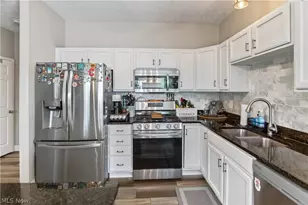 1506 Wellingshire Cir, Cuyahoga Falls, OH 44221 - Photo 6