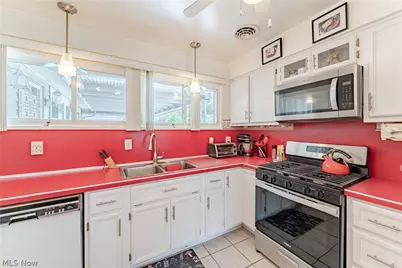 16225 Clearview Avenue, Loveland, OH 44128 - Photo 6