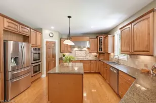 8247 Hemingway Ln, Concord Twp, OH 44060 - Photo 12
