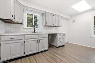 975 Corwin Ave, Akron, OH 44310 - Photo 10
