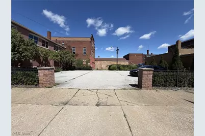 405 3rd Street NE, Canton, OH 44702 - Photo 2