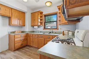 810 Dale Ave, Willard, OH 44890 - Photo 8