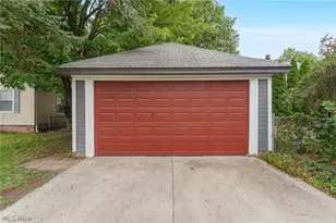 384 Bank St, Painesville, OH 44077 - Photo 42